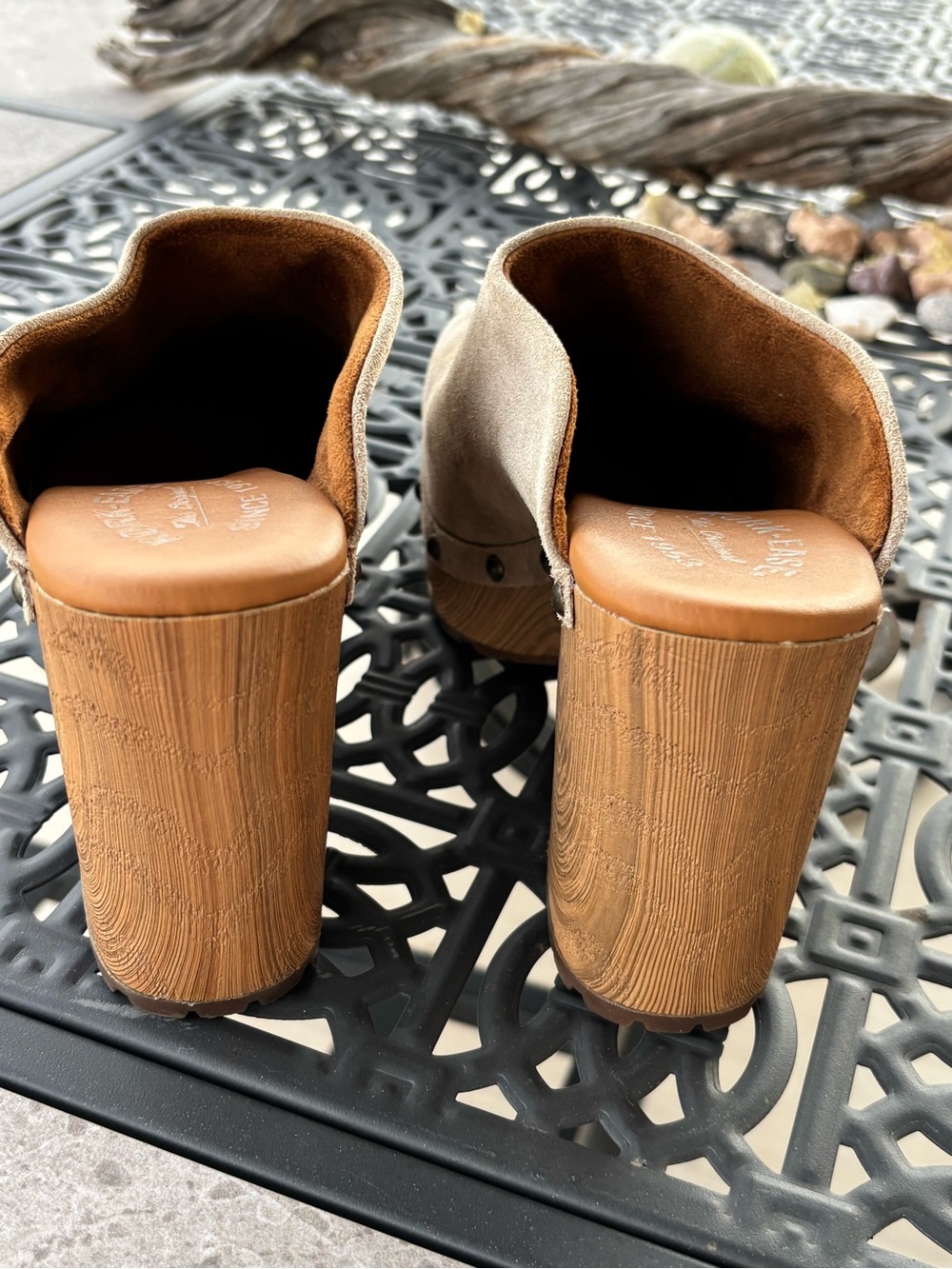Kork-Ease sand tan studded suede leather clogs Sz 7 - Picture 6 of 11
